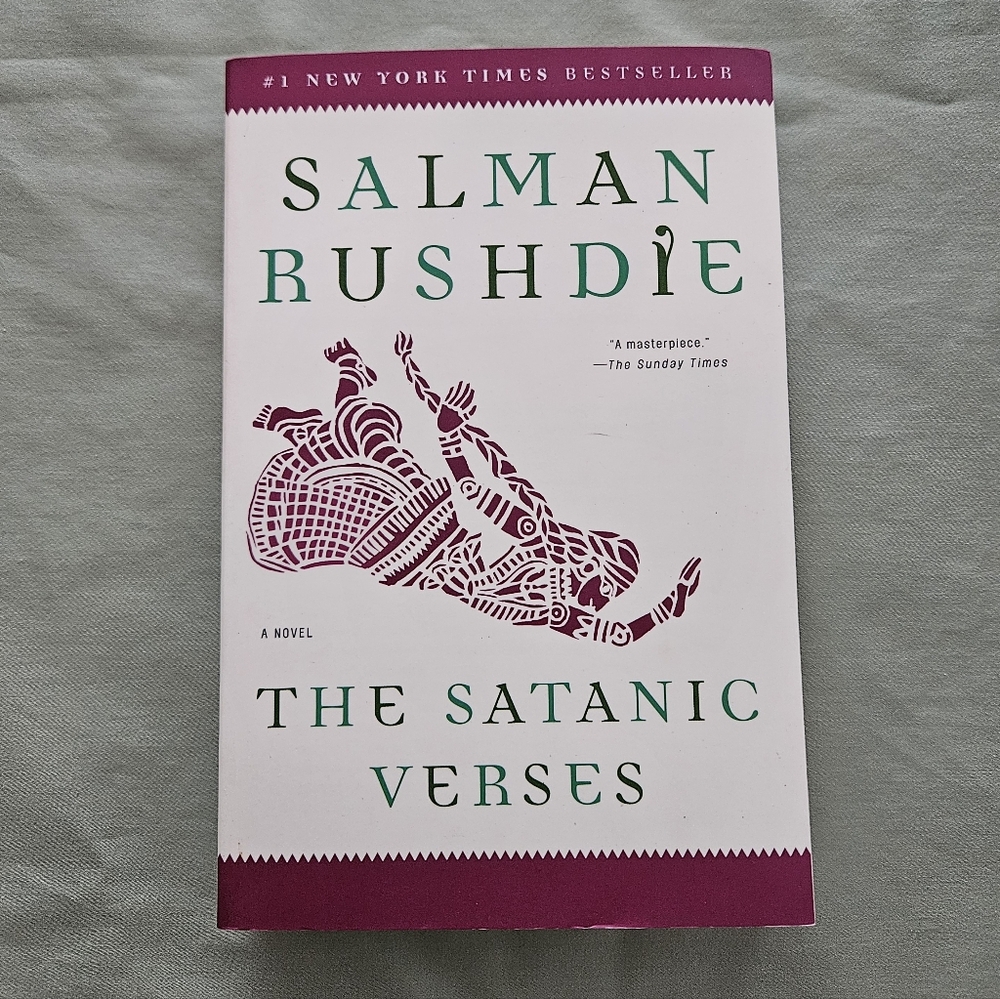 The Satanic Verses‎ by Salman Rushdie - Paperback Classics